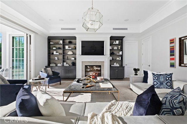 Detail Gallery Image 18 of 56 For 4509 Noeline Ave, Encino,  CA 91436 - 6 Beds | 6/1 Baths