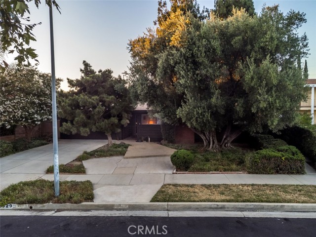 15929 Sunburst Street, North Hills CA: https://media.crmls.org/medias/77a5676d-c45a-4780-b940-43212022bbb8.jpg