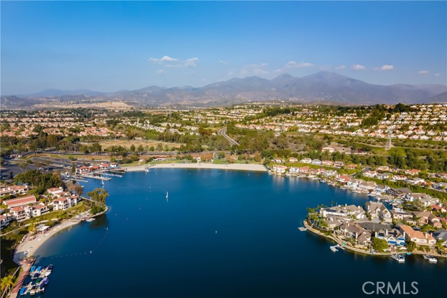 27927 Trocadero, Mission Viejo CA: https://media.crmls.org/medias/77a56d92-643f-4323-93aa-3a956cf615d5.jpg