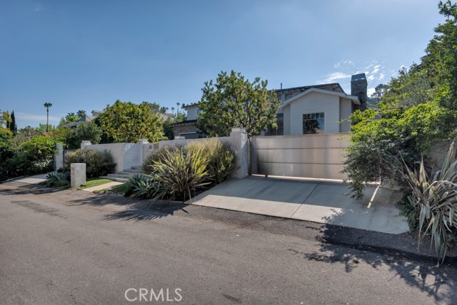 Detail Gallery Image 75 of 75 For 17950 Rancho St, Encino,  CA 91316 - 5 Beds | 6 Baths