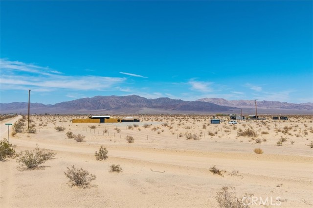 Detail Gallery Image 20 of 37 For 4461 Meriwether Rd, Twentynine Palms,  CA 92277 - – Beds | – Baths