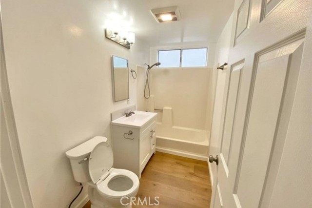 Detail Gallery Image 6 of 9 For 4237 Dixie Canyon Ave #2,  Sherman Oaks,  CA 91423 - 2 Beds | 1 Baths