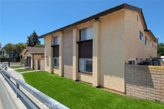 6411 Western Avenue, Buena Park CA: https://media.crmls.org/medias/77a60d74-a000-49d4-8300-d2855b498508.jpg