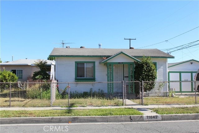 11842 Lindale Street, Norwalk CA: https://media.crmls.org/medias/77a62feb-6fcb-4a38-8512-a7912676eafc.jpg