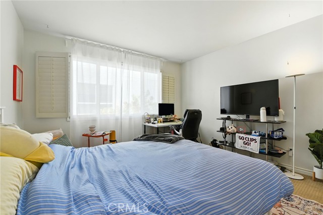 1241 S Westgate Avenue, Los Angeles CA: https://media.crmls.org/medias/77a681e9-5212-44f9-a5aa-6a8d18f3c653.jpg