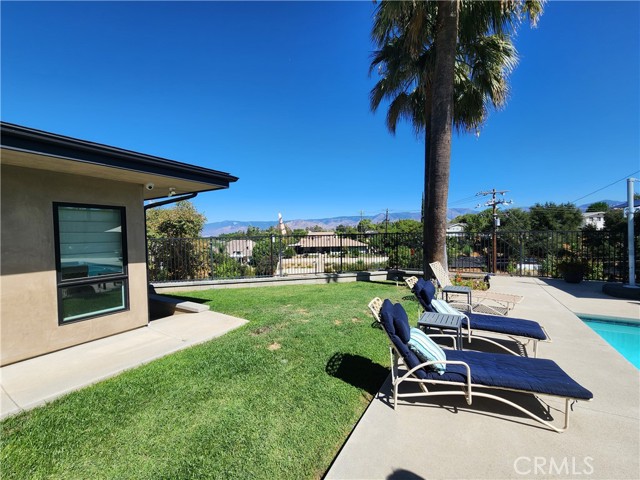 507 E Mariposa Drive, Redlands CA: https://media.crmls.org/medias/77a6c054-7731-458e-8e6e-38c046caf4e9.jpg