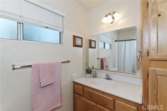 747 Boulder Bay, Big Bear Lake CA: https://media.crmls.org/medias/77a7084e-144a-455c-94a0-e63faddb2d0e.jpg