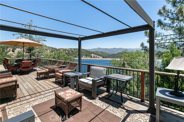 Detail Gallery Image 15 of 40 For 537 Canyon View Rd, Lake Arrowhead,  CA 92321 - 4 Beds | 3/1 Baths