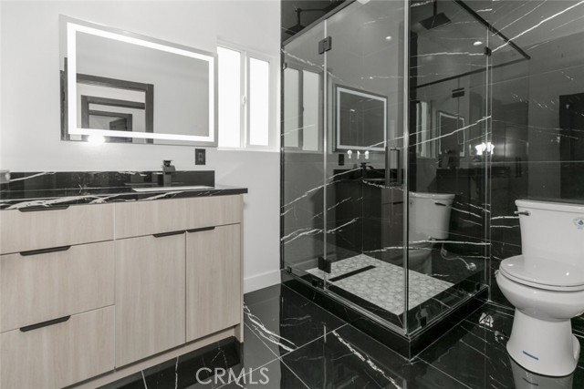 15009 Wyandotte Street, Van Nuys CA: https://media.crmls.org/medias/77a7c789-50c4-419c-8463-9395ce3aae09.jpg