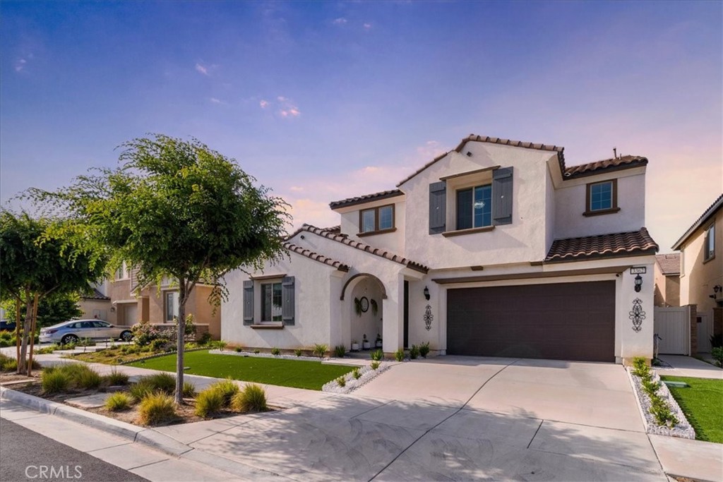 3362 E Aspen