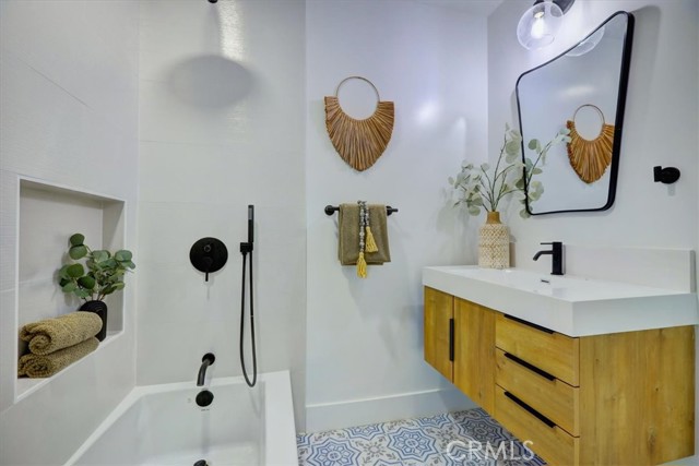 Detail Gallery Image 17 of 26 For 3738 Gondar, Long Beach,  CA 90808 - 4 Beds | 2 Baths