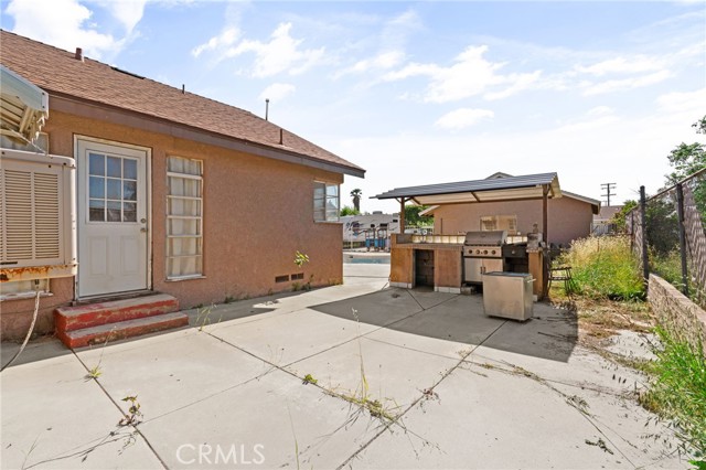 650 N Acacia, Rialto CA: https://media.crmls.org/medias/77a8be14-59c5-4c70-810e-4d3d3d202dbc.jpg