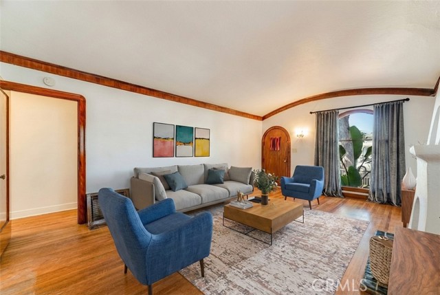 Detail Gallery Image 4 of 33 For 496 E 52nd, Long Beach,  CA 90805 - 3 Beds | 2 Baths