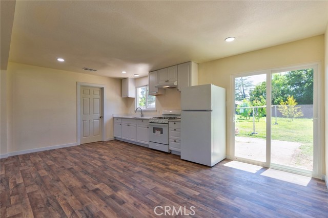 Detail Gallery Image 11 of 35 For 1034 E 22nd St, Merced,  CA 95340 - 3 Beds | 2 Baths
