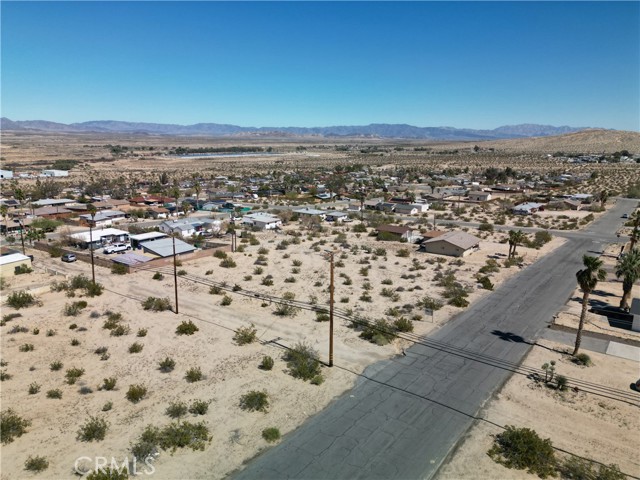 73735 Manana Drive, 29 Palms CA: https://media.crmls.org/medias/77a93420-0f0f-41f2-9d5c-111bbb659b7e.jpg