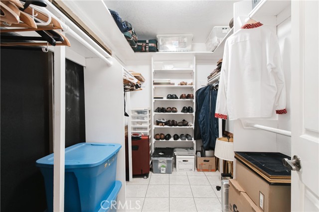 10200 Bothwell Road, Northridge CA: https://media.crmls.org/medias/77aa17ce-3bcb-46e5-8223-741e924b0199.jpg