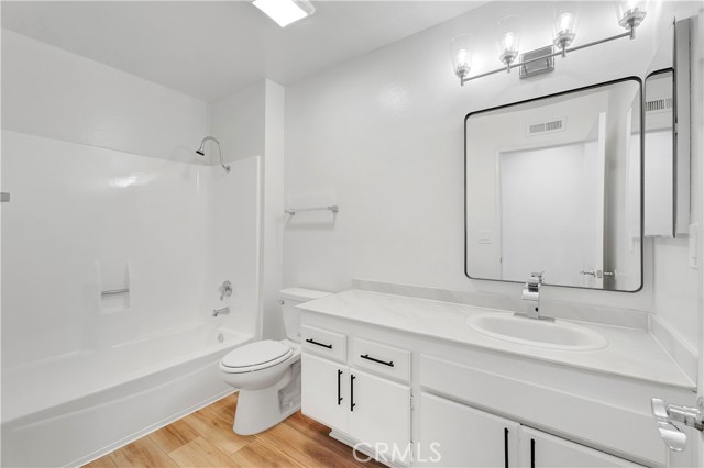 Detail Gallery Image 11 of 20 For 610 S Dennis, Santa Ana,  CA 92704 - 4 Beds | 2 Baths