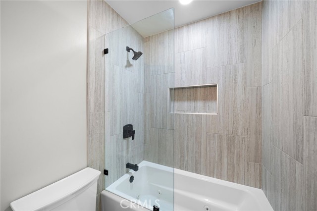 Detail Gallery Image 11 of 43 For 22400 Canyon Club, Canyon Lake,  CA 92587 - 3 Beds | 2 Baths