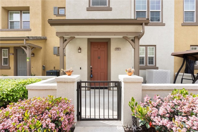 Detail Gallery Image 1 of 23 For 13257 Copra Ave, Chino,  CA 91710 - 2 Beds | 2/1 Baths