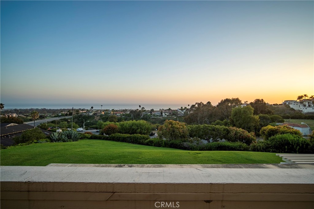 https://media.crmls.org/medias/77ab77c4-d435-40ee-86d5-723757d3a928.jpg?preset=X-Large