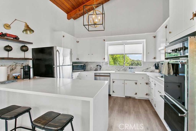 Detail Gallery Image 9 of 34 For 27535 Pacific Coast, Malibu,  CA 90265 - 4 Beds | 4 Baths