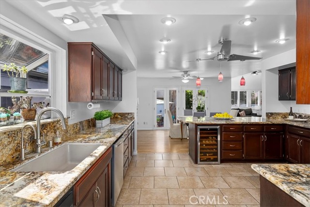 2607 Maple Avenue, Manhattan Beach, California 90266, 5 Bedrooms Bedrooms, ,3 BathroomsBathrooms,Residential,Sold,Maple,SB22213564