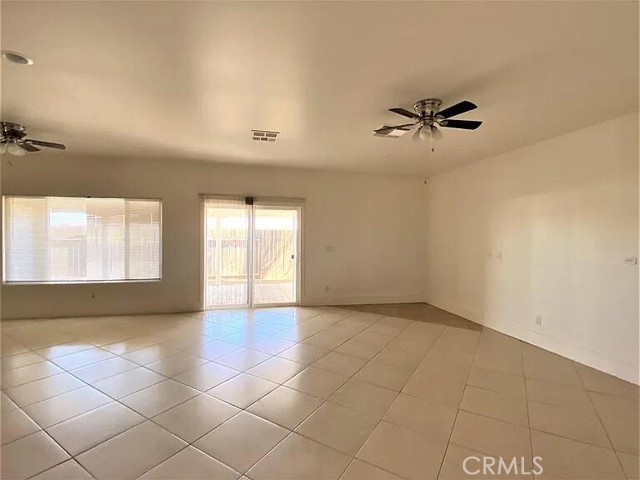 7666 Poppy Boulevard, California City CA: https://media.crmls.org/medias/77ac4cb1-7cb2-4ac6-8de0-b1c7668b98e6.jpg