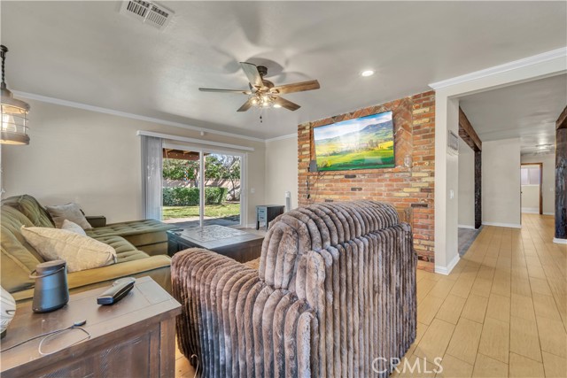 Detail Gallery Image 10 of 39 For 43100 Cherbourg, Lancaster,  CA 93536 - 3 Beds | 2 Baths