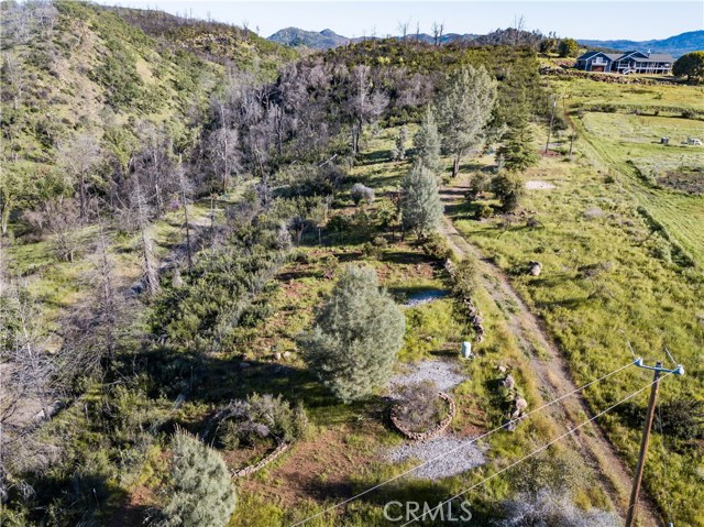 21541 Yankee Valley Road, Hidden Valley Lake CA: https://media.crmls.org/medias/77ad3d70-8733-489e-a327-01478a109227.jpg