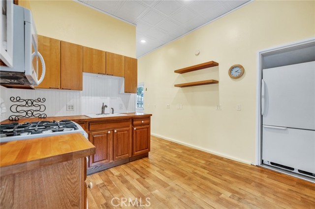 8213 Ocean View Avenue, Whittier CA: https://media.crmls.org/medias/77aeeb8c-e8f1-42b6-8eba-82a39ddc291e.jpg