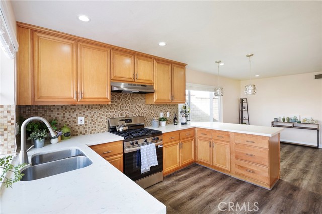 1450 Renown, West Covina CA: https://media.crmls.org/medias/77aef400-dd74-4fad-ba50-7fa56f93a3ae.jpg
