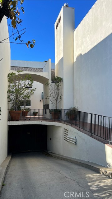 Detail Gallery Image 18 of 18 For 1745 Selby Ave #5,  Los Angeles,  CA 90024 - 2 Beds | 3 Baths