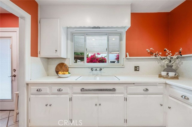 5855 Lemon Avenue, Long Beach CA: https://media.crmls.org/medias/77afee0e-3b4e-49b8-88b8-67aff23dbf2c.jpg