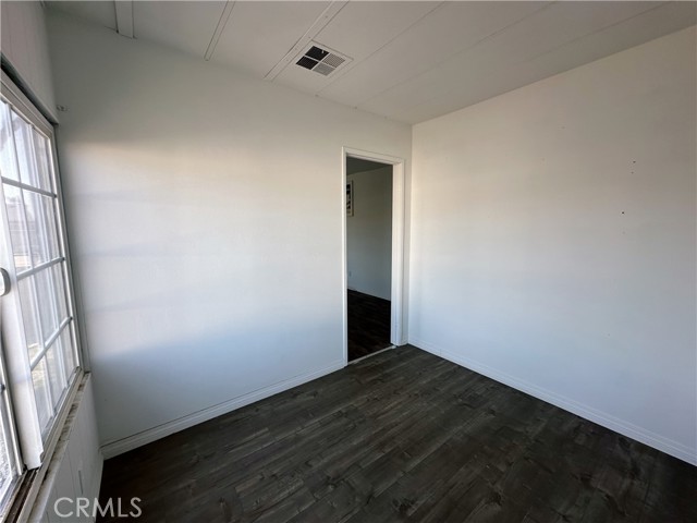 Image 11 of 32 For 1150 Kirby Street 72