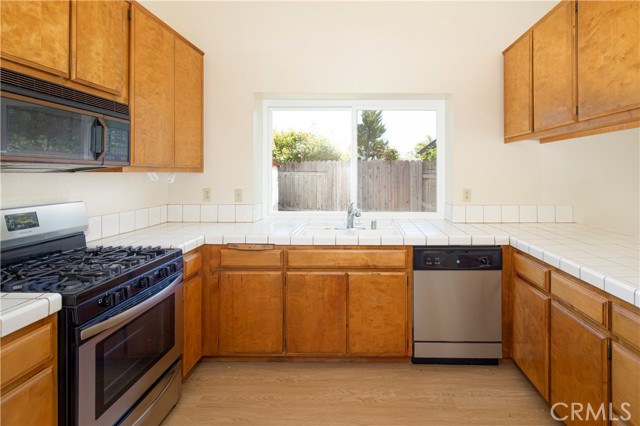 Detail Gallery Image 5 of 17 For 1216 Capitola St, Grover Beach,  CA 93433 - 3 Beds | 2 Baths