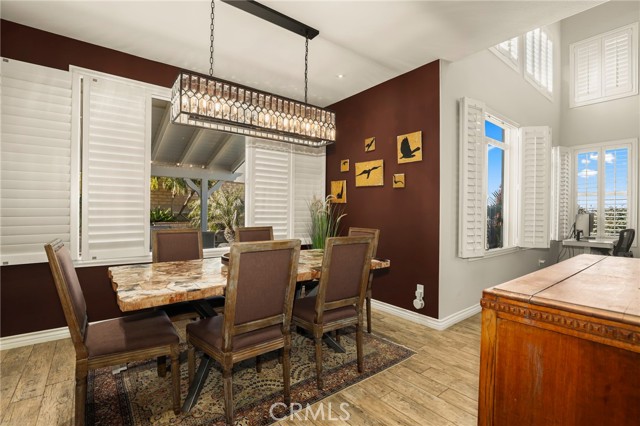 Detail Gallery Image 13 of 44 For 964 Corto, Simi Valley,  CA 93065 - 4 Beds | 3 Baths