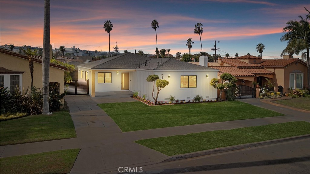 3945 S Norton Avenue