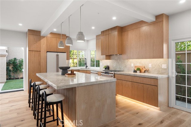 Detail Gallery Image 8 of 29 For 2116 Colina Vista Way, Costa Mesa,  CA 92627 - 3 Beds | 2/1 Baths