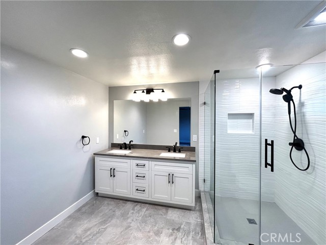 Detail Gallery Image 21 of 25 For 17112 Saint Andrews Ln, Huntington Beach,  CA 92649 - 4 Beds | 2/1 Baths