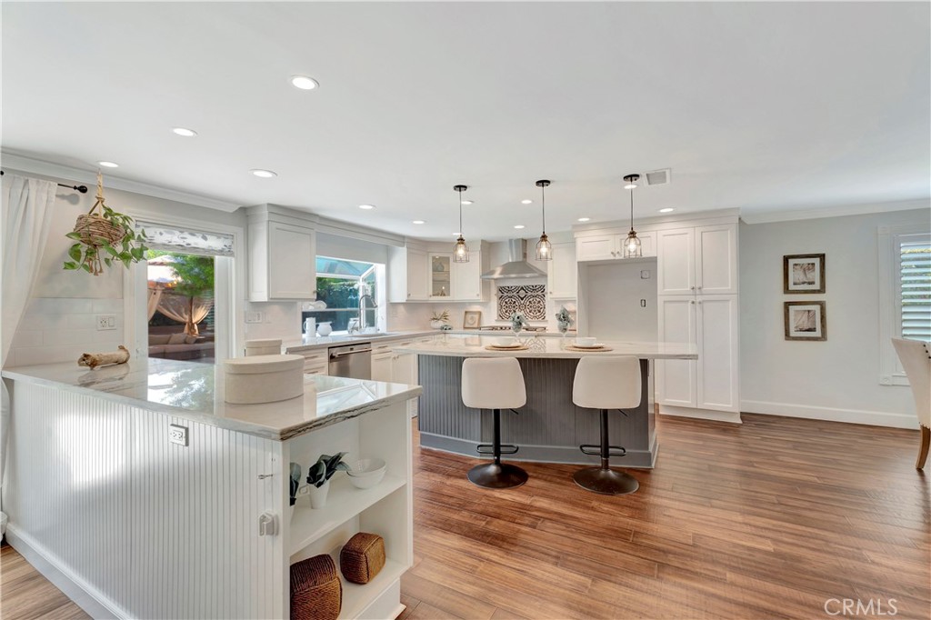 MLS #OC25183386 img 9