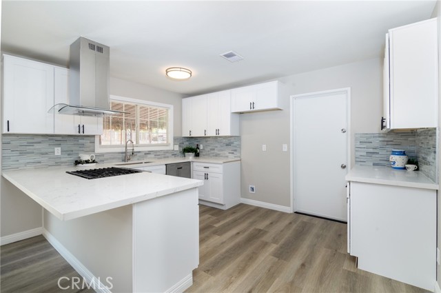 28029 Reservoir Avenue, Nuevo CA: https://media.crmls.org/medias/77b269a7-7fa0-435b-bcef-beb2e989eb5d.jpg