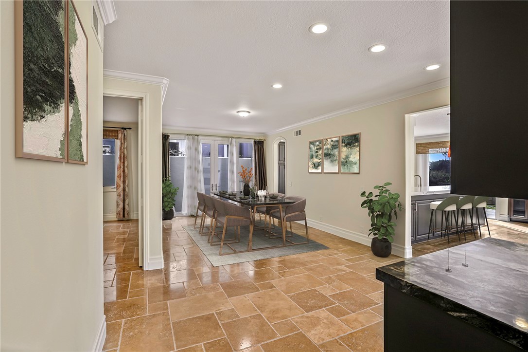 Detail Gallery Image 9 of 38 For 6452 Doral Dr, Huntington Beach,  CA 92648 - 5 Beds | 3/1 Baths