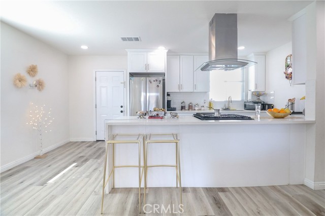 Detail Gallery Image 9 of 44 For 7323 Camellia Ave, North Hollywood,  CA 91605 - 5 Beds | 3 Baths