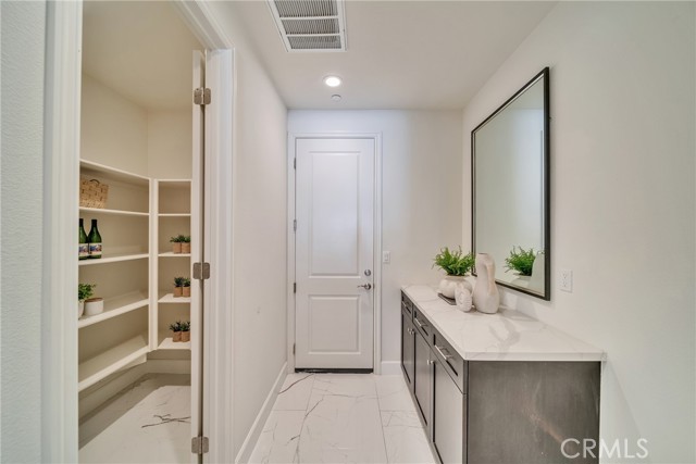 5437 Heritage Oak Drive, Lake Forest CA: https://media.crmls.org/medias/77b42561-c88f-4dfd-9efc-8e5f48c7d7ea.jpg