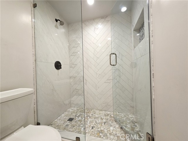 Detail Gallery Image 17 of 26 For 17530 Tuba St, Northridge,  CA 91325 - 4 Beds | 2/1 Baths