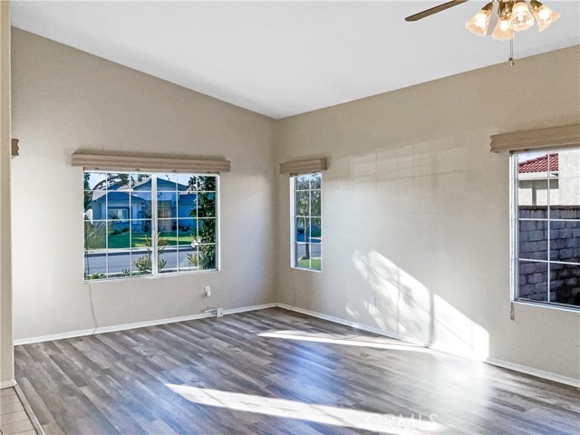 Detail Gallery Image 10 of 26 For 4054 N Lemonwood Ave, Rialto,  CA 92377 - 4 Beds | 2 Baths