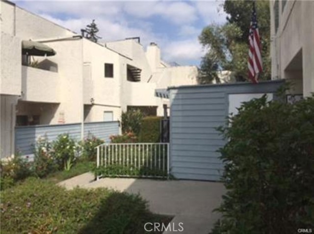 18411 HATTERAS, Tarzana CA: https://media.crmls.org/medias/77b46021-be2d-41a6-a156-a6a15809d620.jpg