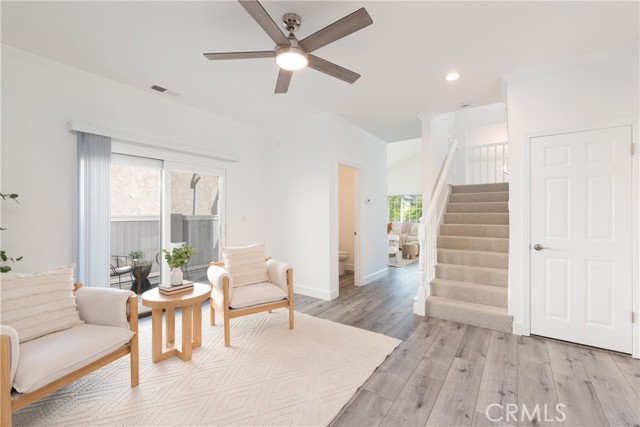 Detail Gallery Image 18 of 75 For 2205 Clark Ln a,  Redondo Beach,  CA 90278 - 3 Beds | 2/1 Baths