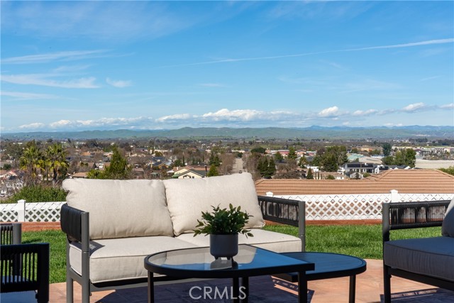 Detail Gallery Image 33 of 54 For 2039 Promontory, Paso Robles,  CA 93446 - 3 Beds | 2/1 Baths