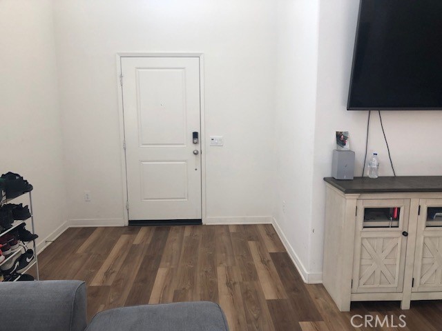 https://media.crmls.org/medias/77b5442d-d6ba-4585-84f3-46e5c2dbb595.jpg?preset=X-Large